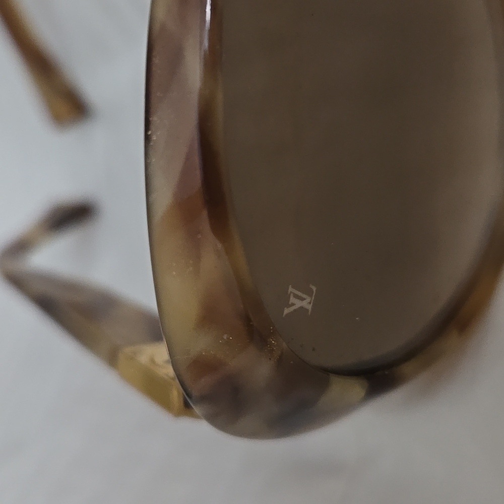 Louis Vuitton Vintage Oversize Sunglasses - Picture 6 of 7